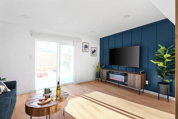 MCM Condo Near DT SoCo Pet Friendly