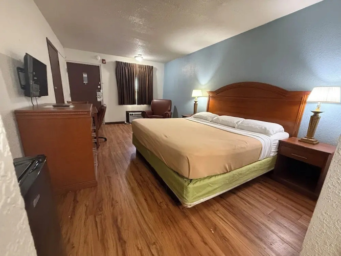 Relax Inn & Suites