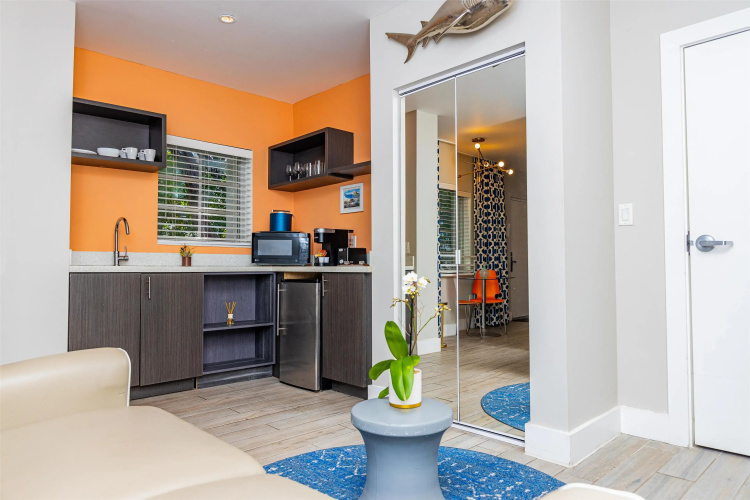Oceanside Hotel and Suites