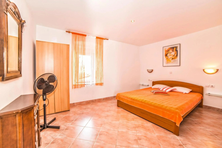 Apartments Dino EDI