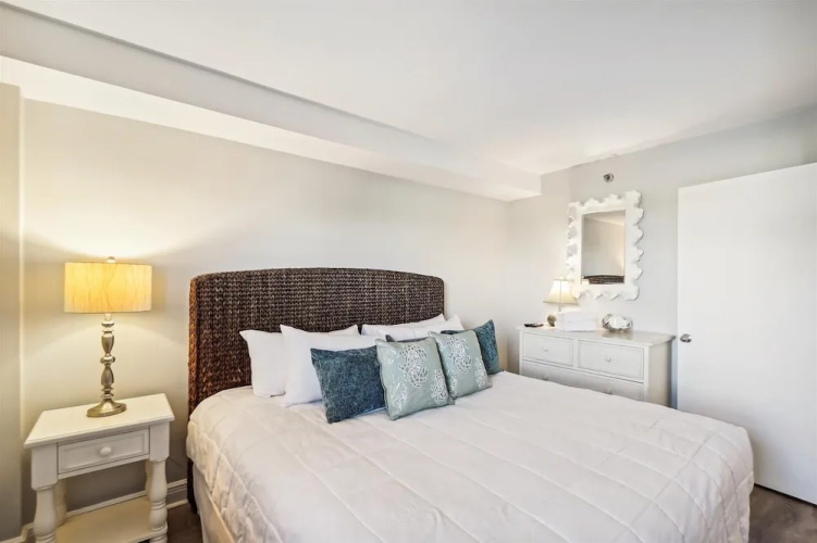 Inlet Reef 210 2 Bedroom Condo by RedAwning
