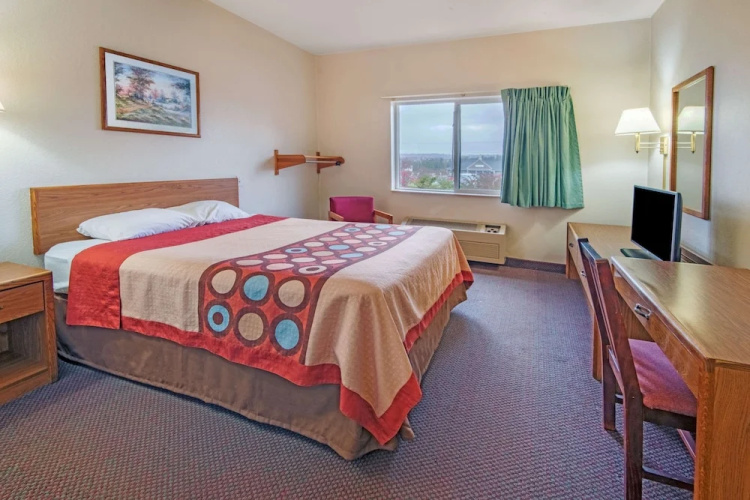 Super 8 by Wyndham Richfield/Cleveland