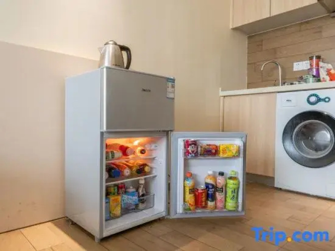Zeus E-Sports Apartment