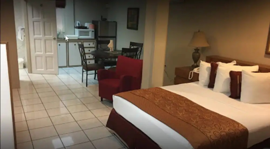 Tradewinds Hotel