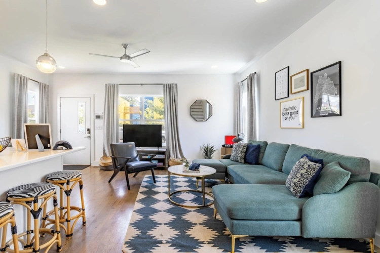 4 Bedrooms Cottage