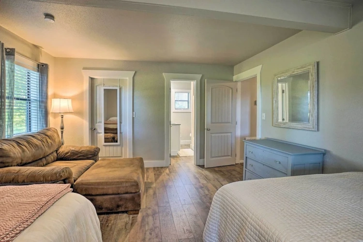 2 Bedrooms Cottage