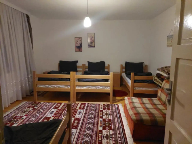 Hostel Bushati