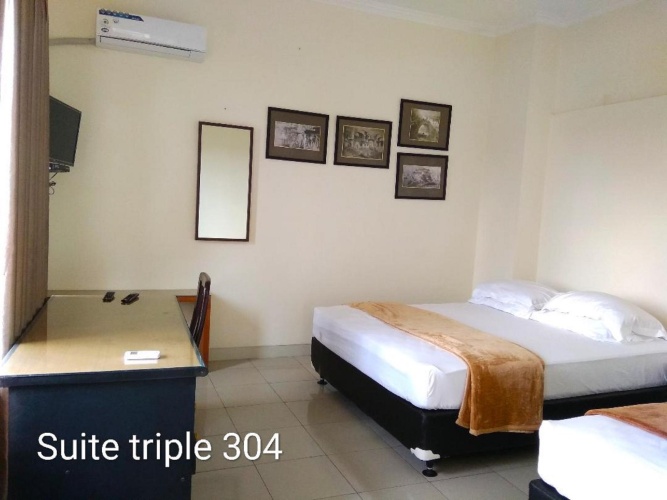 Standard Triple room