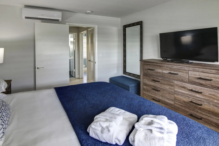 May-Dee Suites