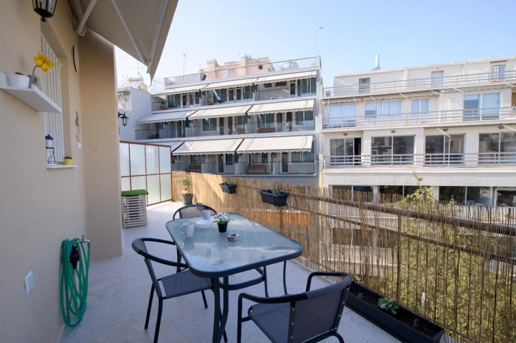 Smart renovated studio downtown Athens