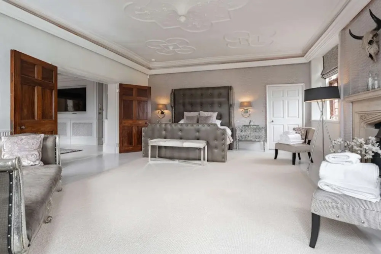 Host Stay Hillhampton House