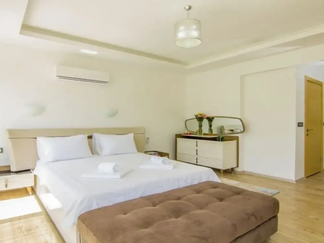 4 Bedrooms Villa with balcony