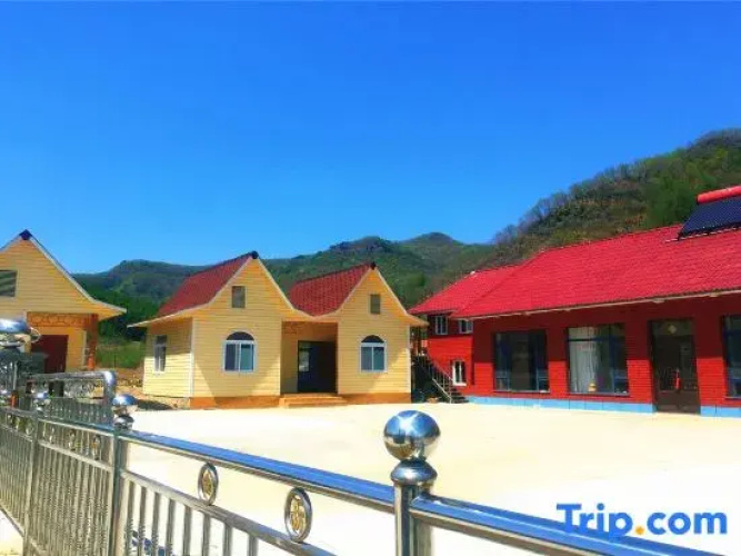 Lake side fish restaurant