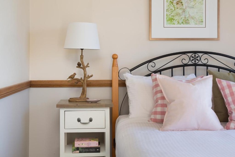 2 Bedrooms Cottage