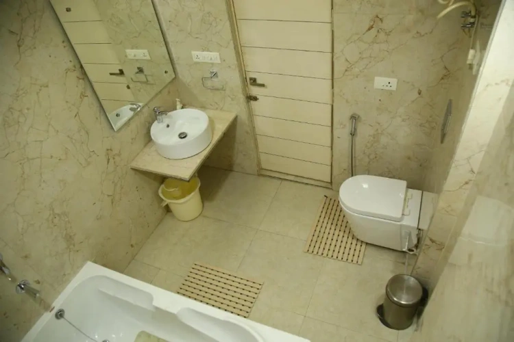 3 Bedrooms Apartment