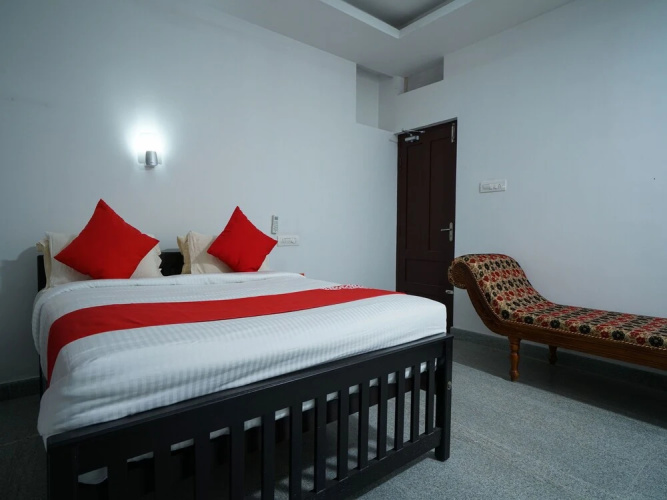 OYO 14270 Marottickal Residency