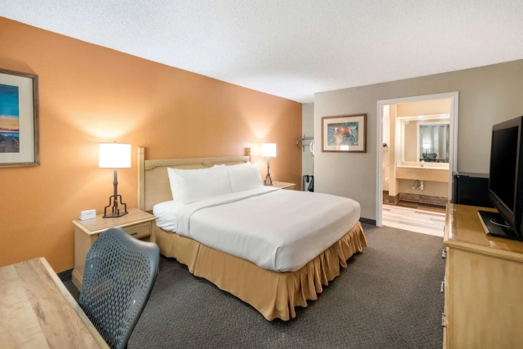 2 Bedrooms Standard Double Suite