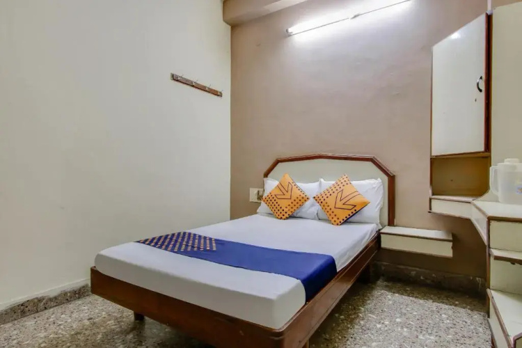 SPOT ON 65711 Hotel New Aiswarya