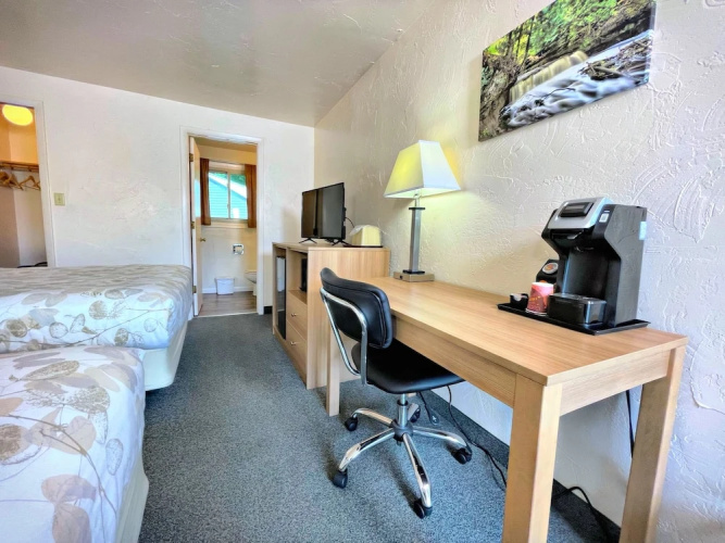 Alger Falls Motel