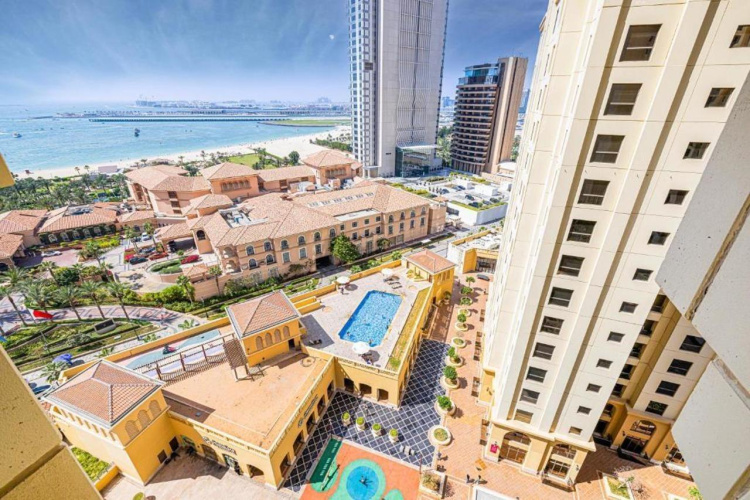 Stylish studio w/balcony close to the beach JBR