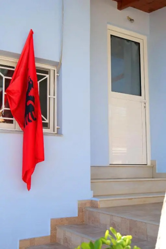 Stela Apartments