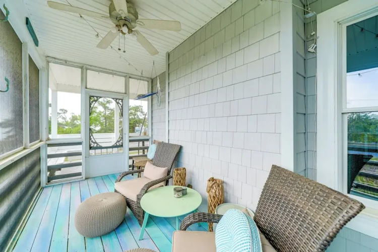 Hot Tub & Bay Views: Outer Banks Home