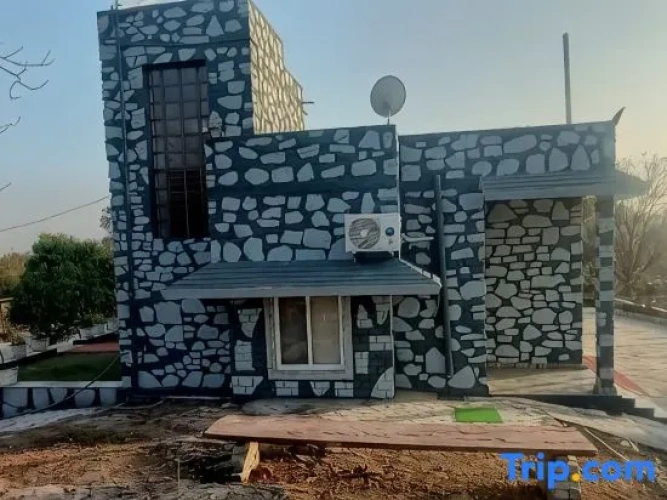 Hariyav Garh Villa