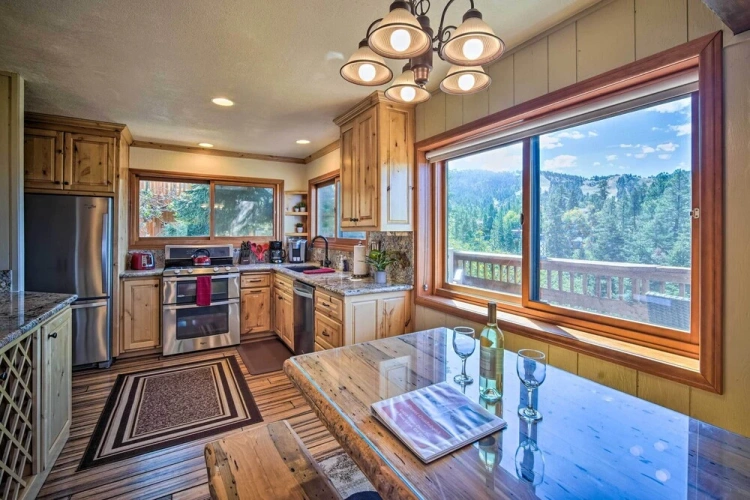 4 Bedrooms Cottage