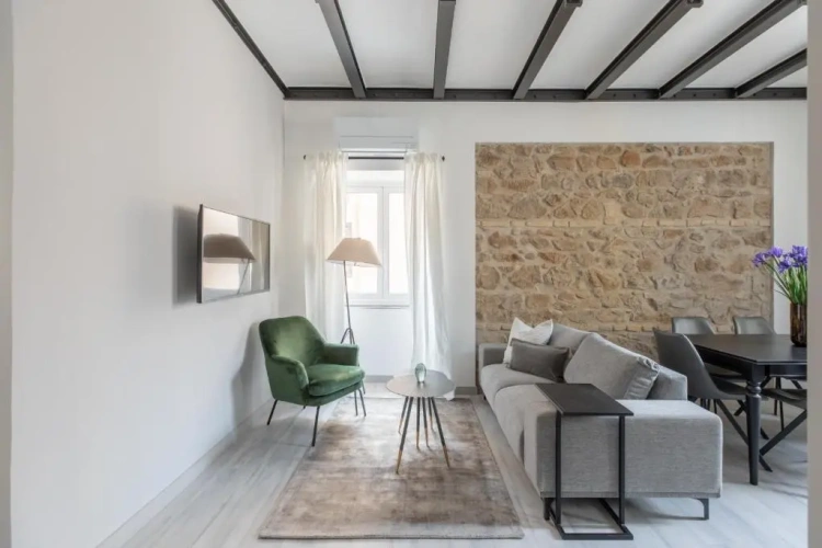 2 Bedrooms Apartment