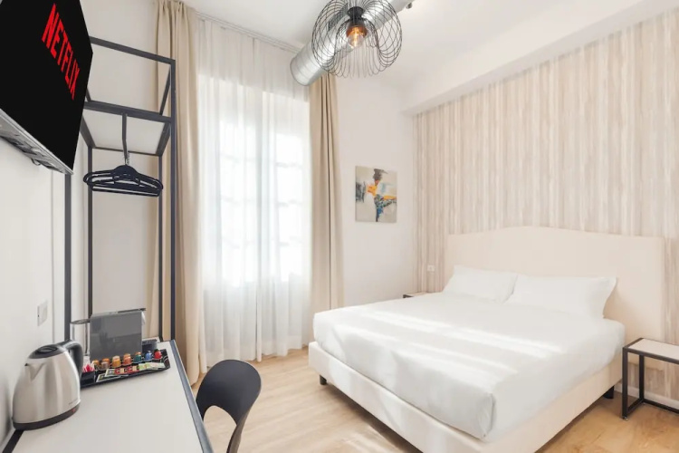Adelante Rooms