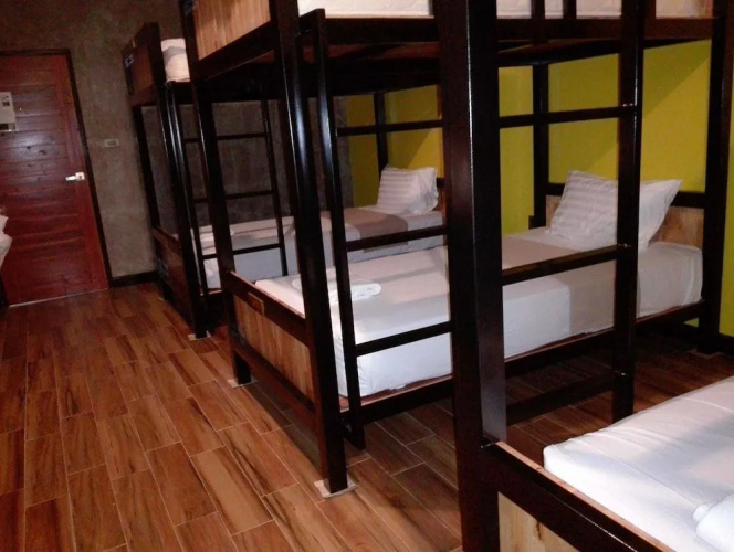 Lanta Chaolay Hostel