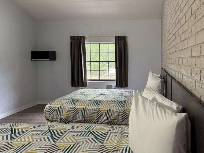 Standard Quadruple Suite