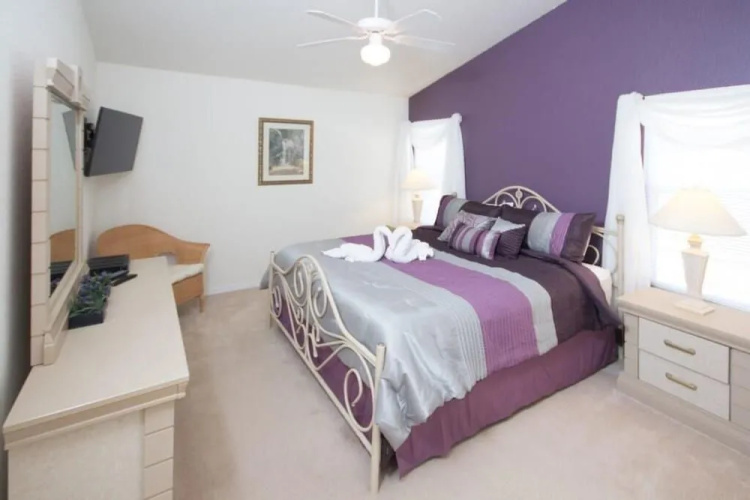 Christine's West Haven Vacation Home