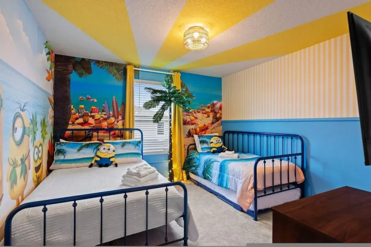 Chic 7bed With Private Pool Theme Bedrooms