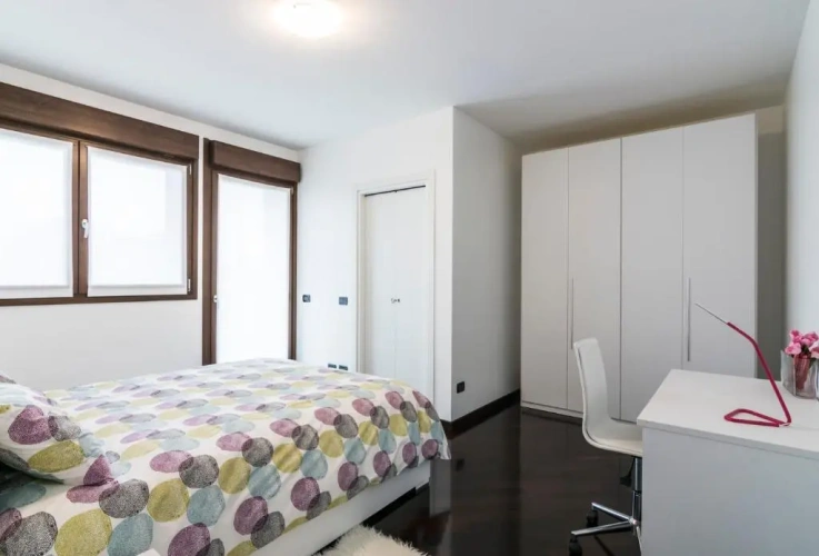 3 Bedrooms Apartment