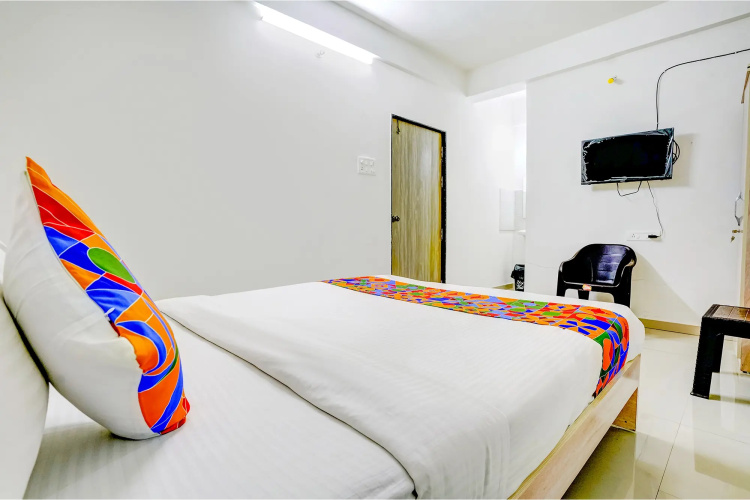 Fabhotel Shivsai Suites