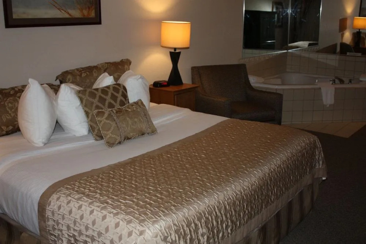 Flat Creek Lodge