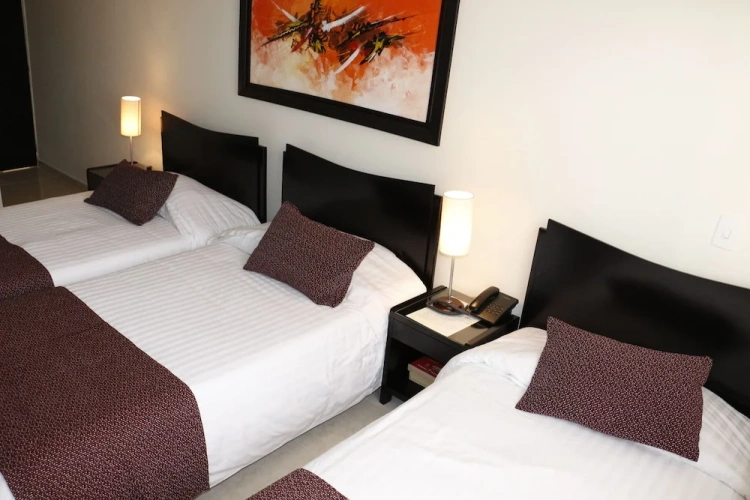 Standard Triple room