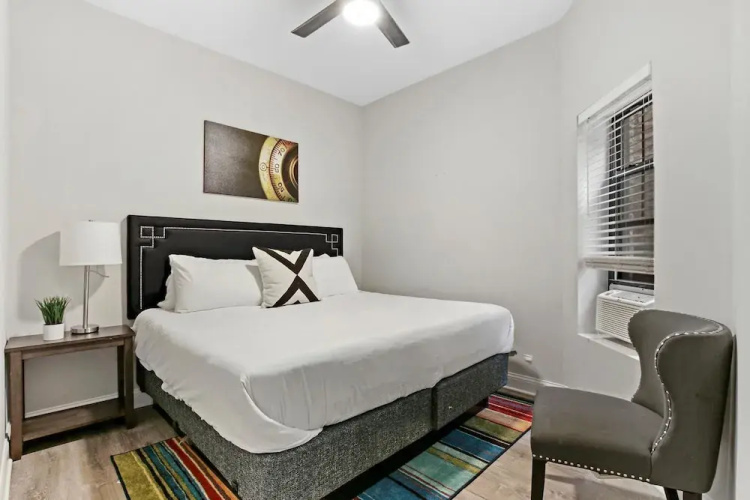 Prime 3BR Apt - Lawndale rep