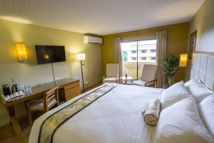 Guam Plaza Resort