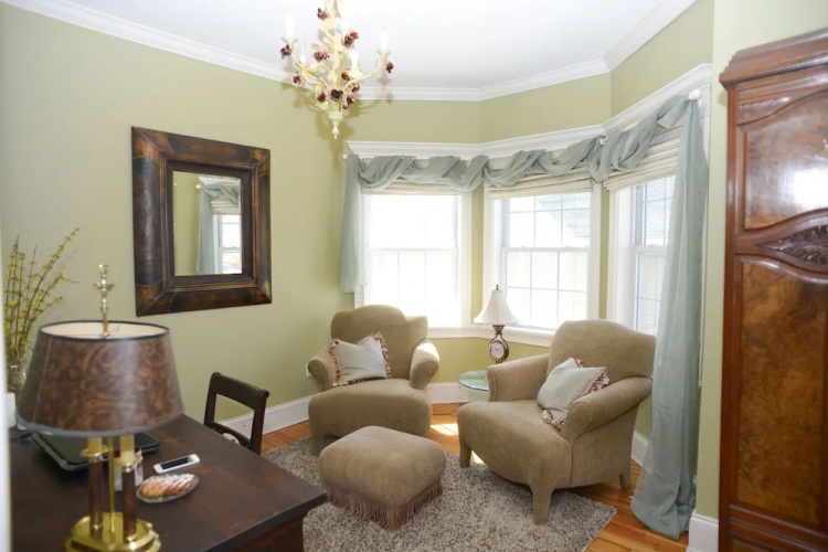 Naomi's Inn Bed & Breakfast