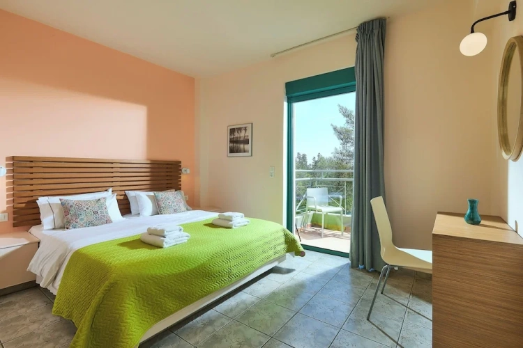 1 Bedroom Apartment with balcony and with garden view