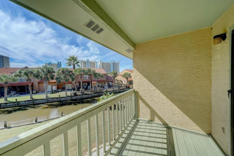 206 White Sandy-pet Friendly