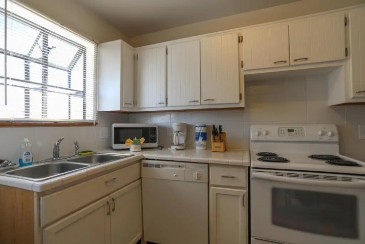 3 Bedrooms Cottage