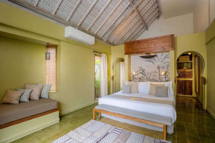 2 Bedrooms Villa