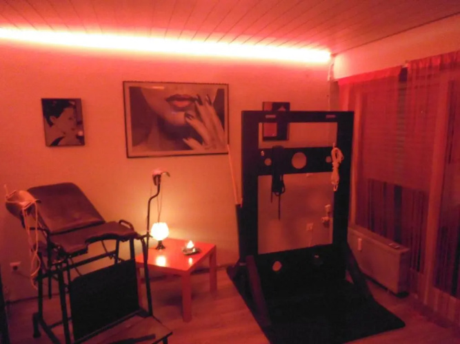 Exclusiv-Mietapartment (BDSM)-Heidelberg