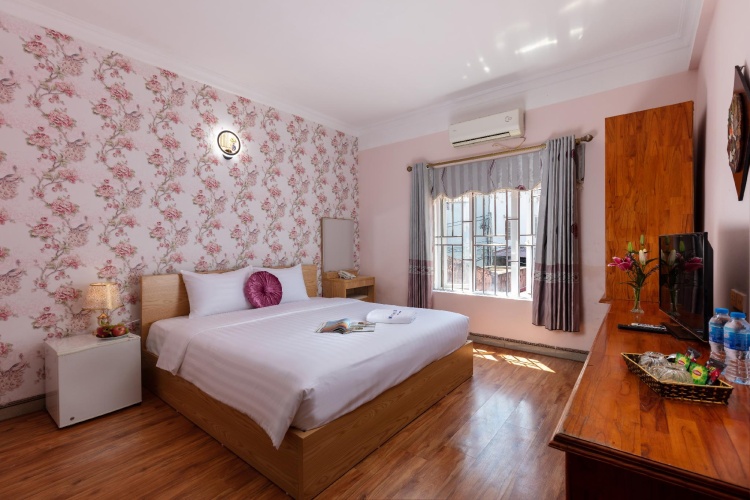 Deluxe Double room with city view