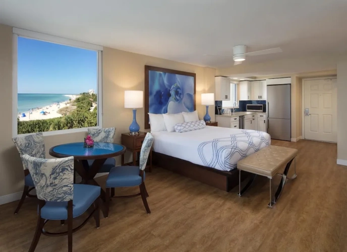 Tiki Tower Kitchenette Double room beachfront