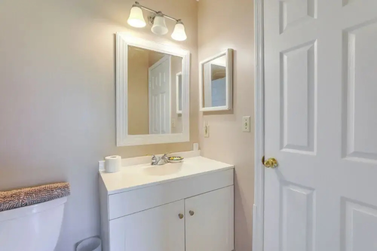 Private Yard & Patio: Studio in Pinellas Park