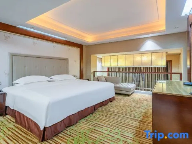 Double Duplex Suite with garden view